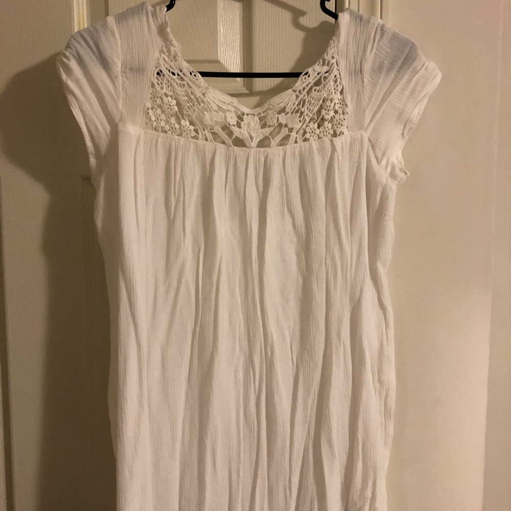 White flowy lacy sun dress!